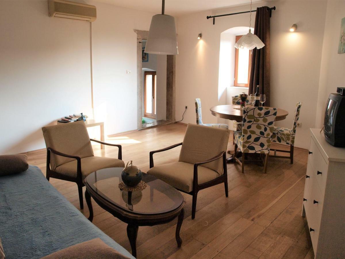 Lovely Apartment In Old Town Labin  Esterno foto